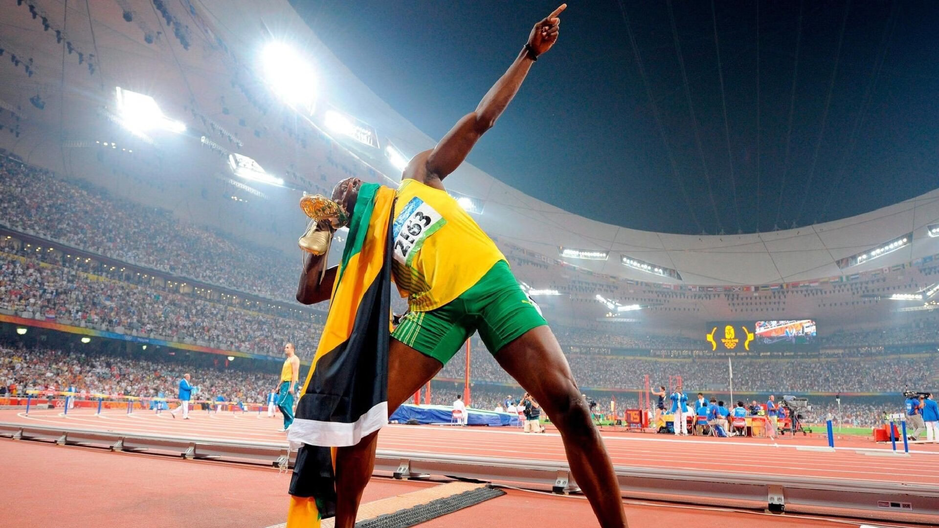 姆巴佩迎来十五赛季出色发挥，澳大利亚队观众热烈欢呼！赢得满堂喝彩