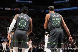  足协杯决赛开战 